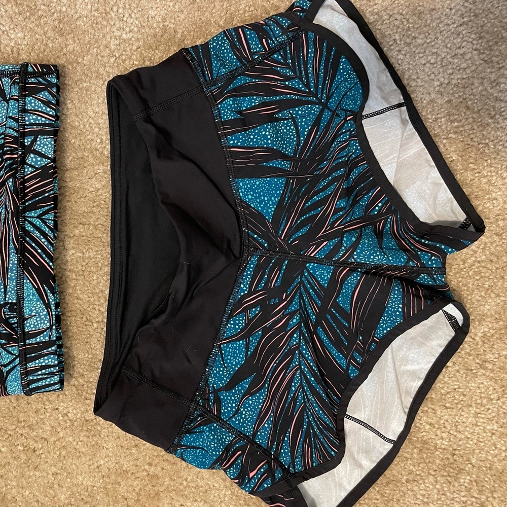 Lulu lemon shorts size Xs